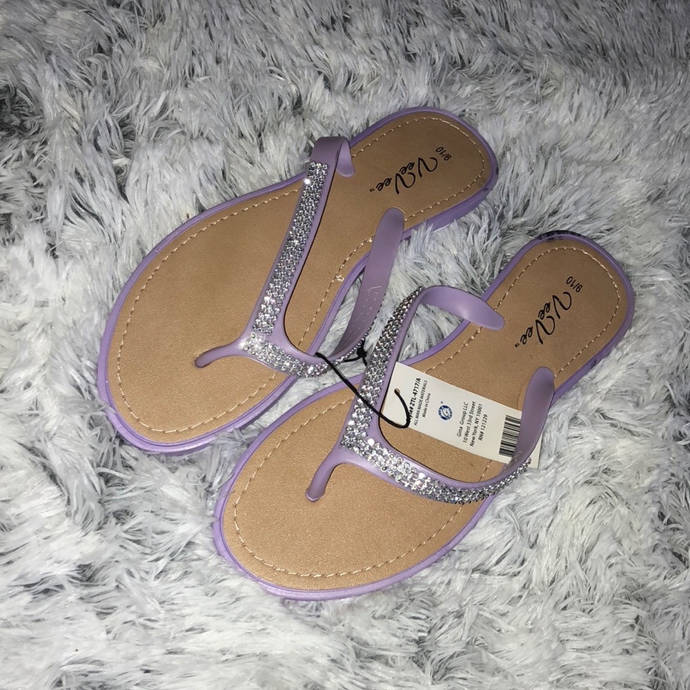 Bling Flip Flops! 💜💍
